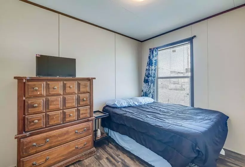 Remote Texas Group Retreat W/ Free Wifi!