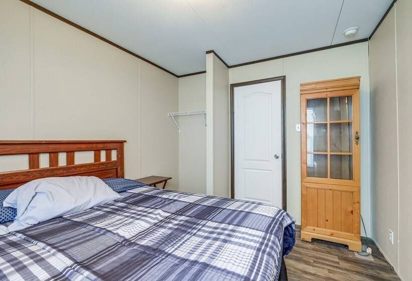 Remote Texas Group Retreat W/ Free Wifi!