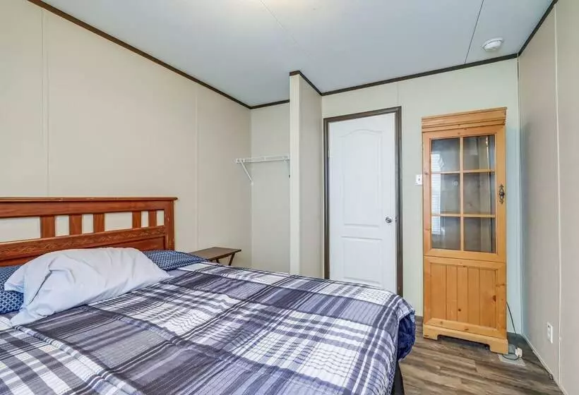 Remote Texas Group Retreat W/ Free Wifi!