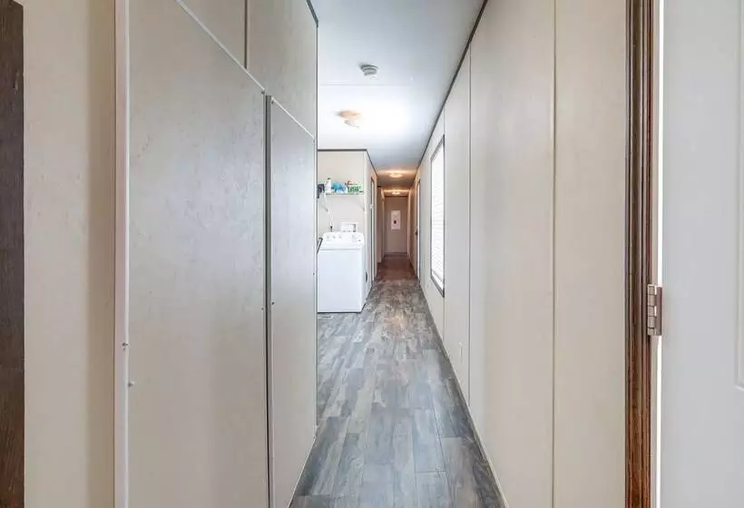 Remote Texas Group Retreat W/ Free Wifi!