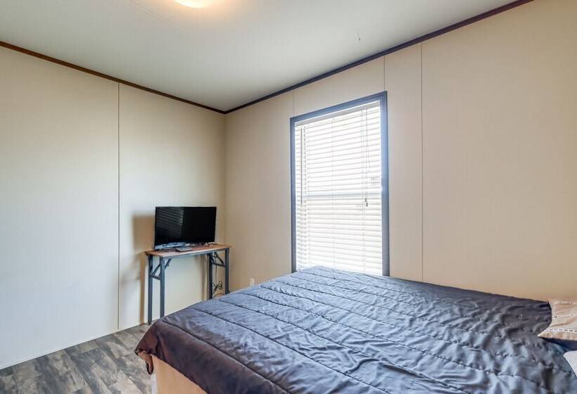 Remote Texas Group Retreat W/ Free Wifi!