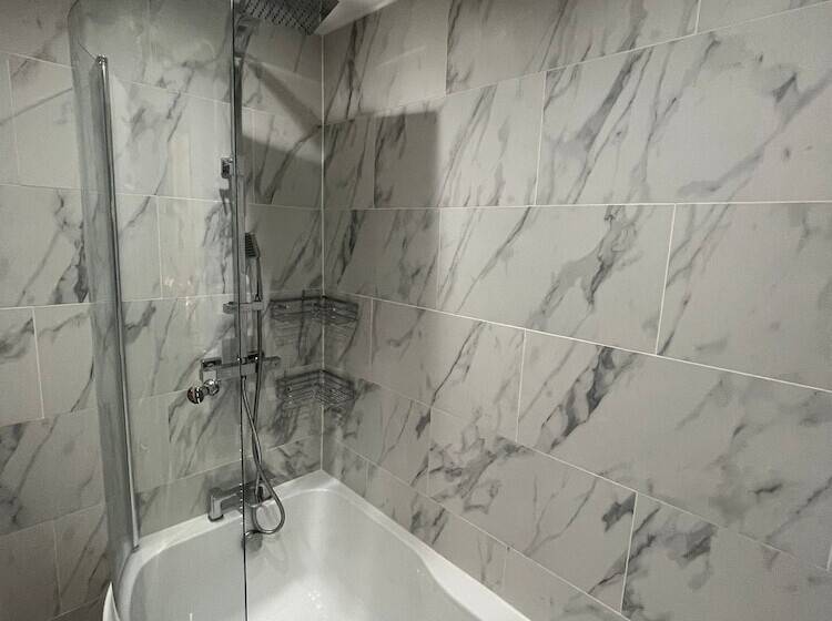 إقامة Impeccable 3 Bed House In York