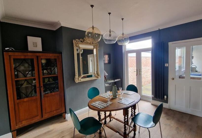 إقامة Inviting 2 Bed Character House Stamford