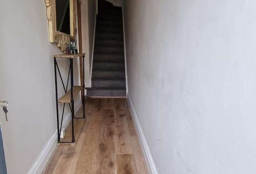 إقامة Inviting 2 Bed Character House Stamford