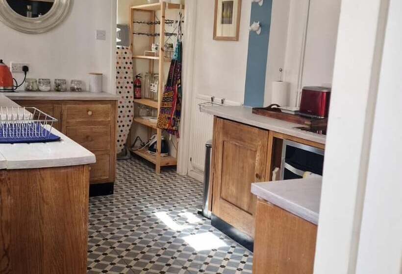 إقامة Inviting 2 Bed Character House Stamford