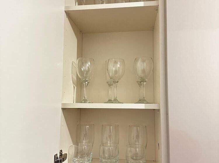 Residenza Luxurious 2 Bed House In Dartford