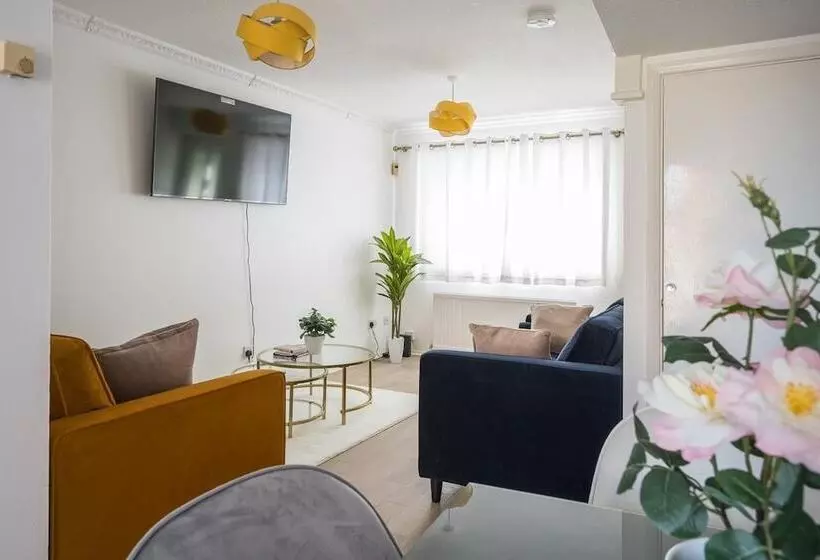レジデンス Luxurious 2 Bed House In Dartford