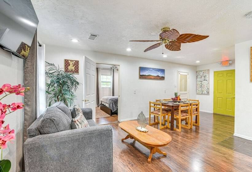 Sunny Houston Home: Near Golfing & Nature Trails