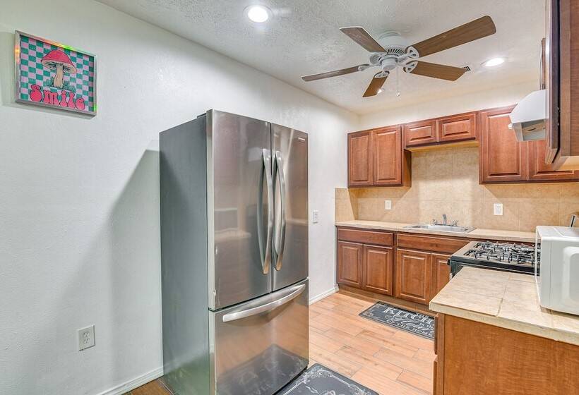 Sunny Houston Home: Near Golfing & Nature Trails