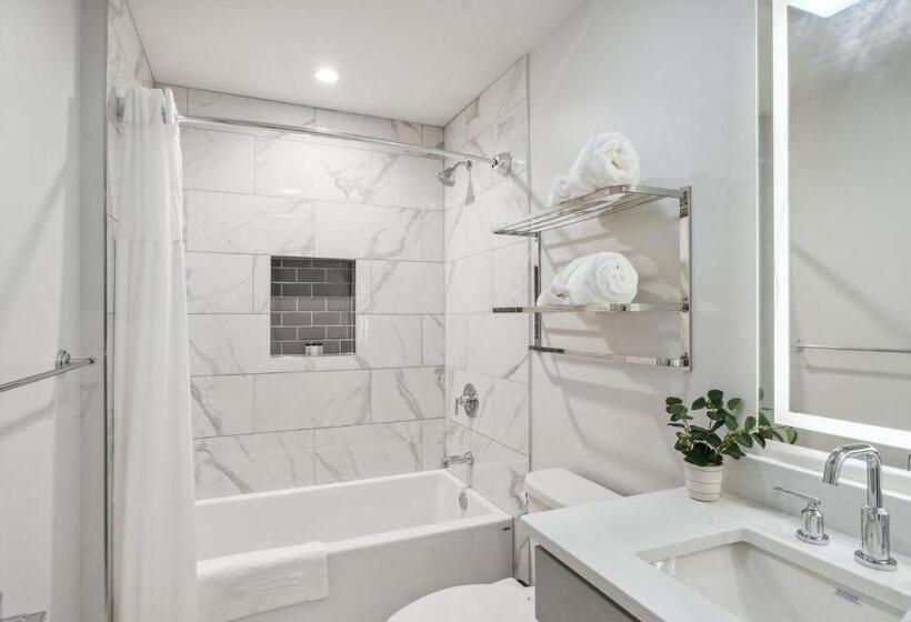 The Eleanor New Orleans