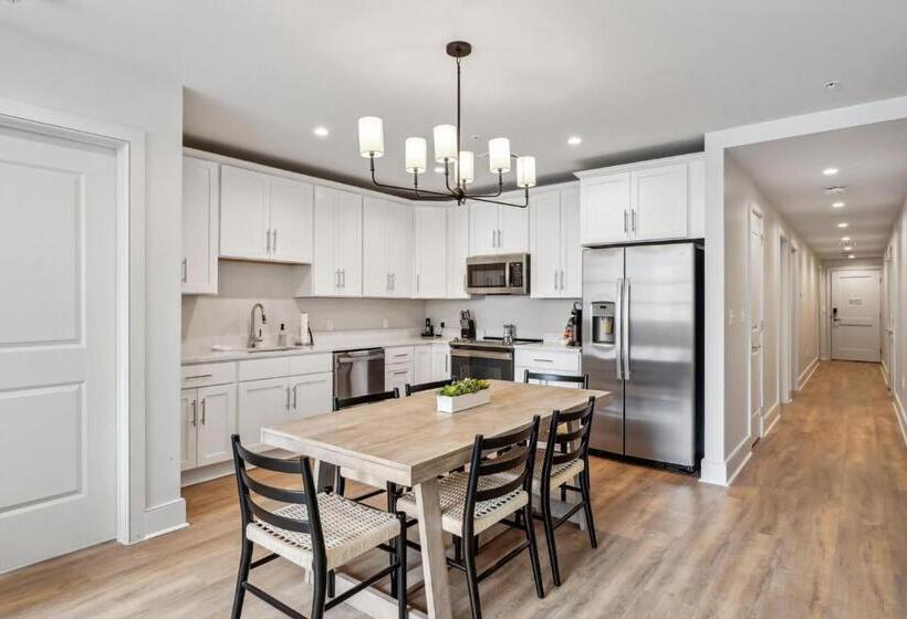 The Eleanor New Orleans