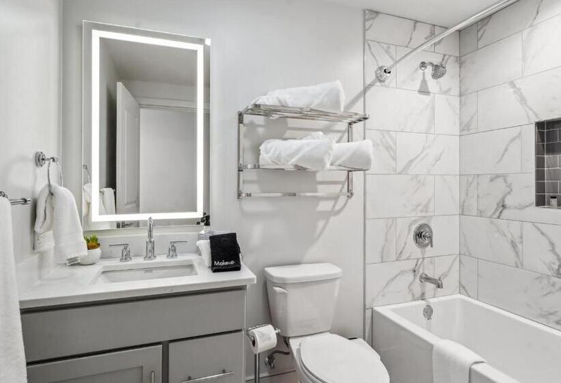 The Eleanor New Orleans