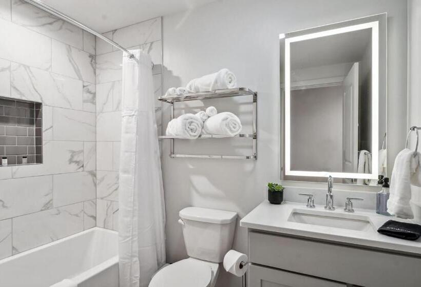 The Eleanor New Orleans