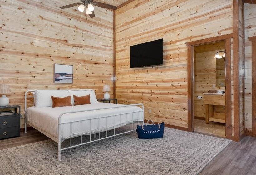 Bluebell By Avantstay Incredible Views W/ Large Balcony & Indoor Pool!