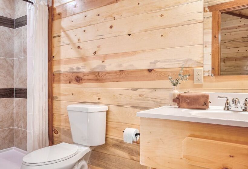 Bluestem By Avantstay Incredible Views W/ Large Balcony & Indoor Pool!