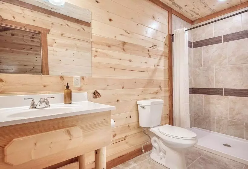 Bluestem By Avantstay Incredible Views W/ Large Balcony & Indoor Pool!