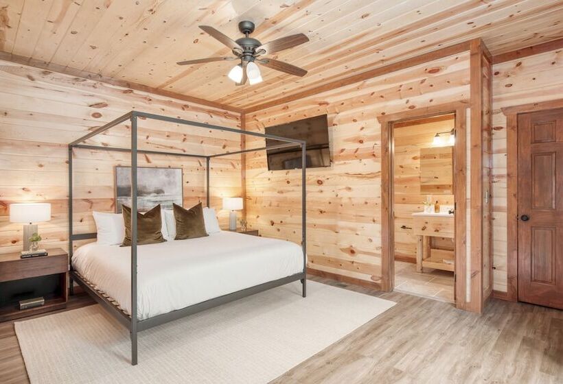 Bluestem By Avantstay Incredible Views W/ Large Balcony & Indoor Pool!