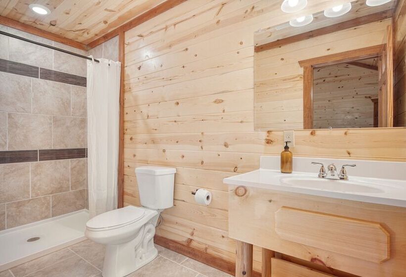 Bluestem By Avantstay Incredible Views W/ Large Balcony & Indoor Pool!