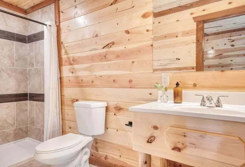 Bluestem By Avantstay Incredible Views W/ Large Balcony & Indoor Pool!