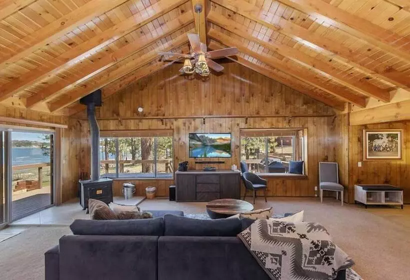 Classic Lake House By Avantstay Large Property On The Lake! W/ Hot Tub