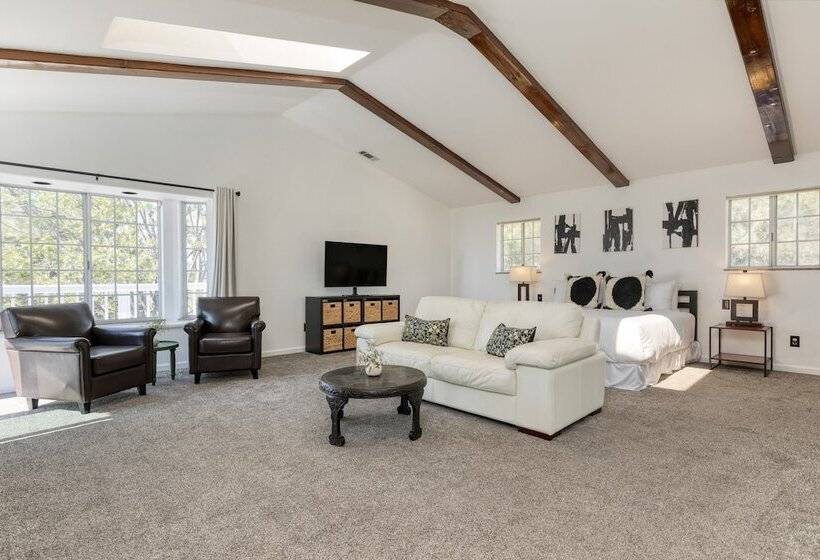 Enchanted Forest By Avantstay Indoor Hot Tub!