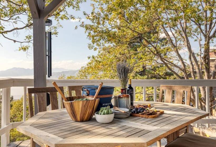 Enchanted Forest By Avantstay Indoor Hot Tub!