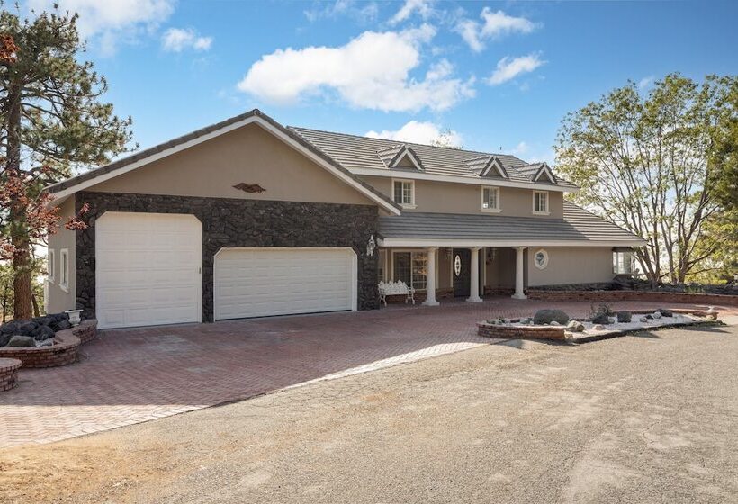Enchanted Forest By Avantstay Indoor Hot Tub!