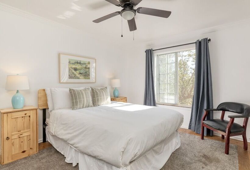 Enchanted Forest By Avantstay Indoor Hot Tub!