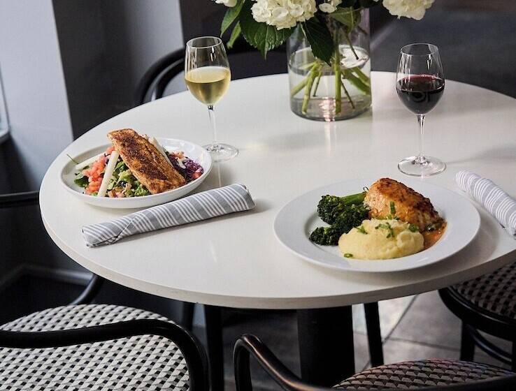 هتل Rusk House Serviced Apartments