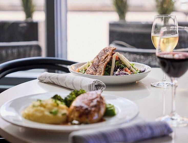 هتل Rusk House Serviced Apartments