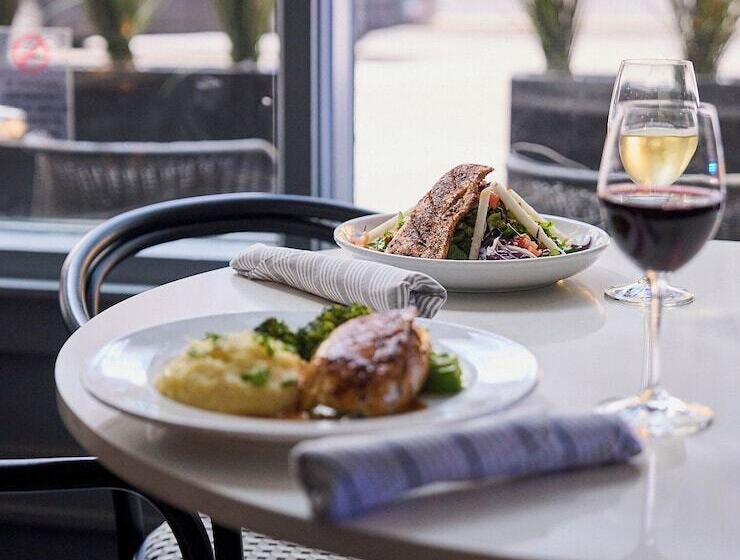 هتل Rusk House Serviced Apartments