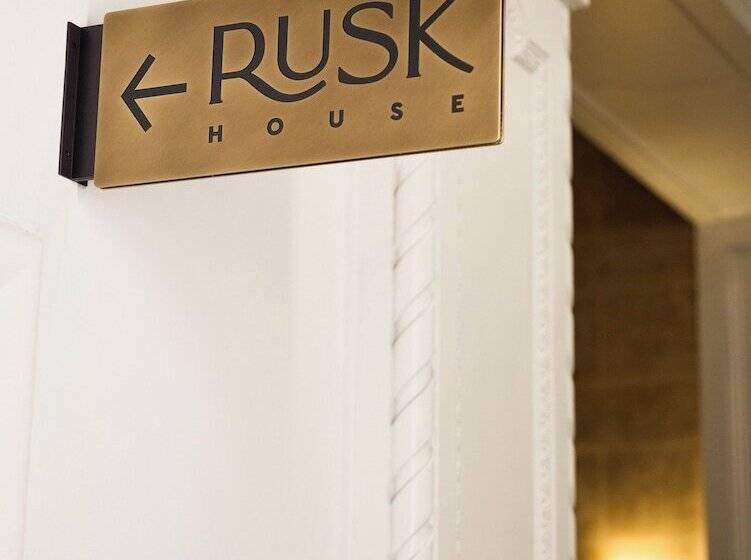 هتل Rusk House Serviced Apartments