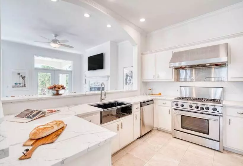 Miramar Manor By Avantstay Walk To The Beach!