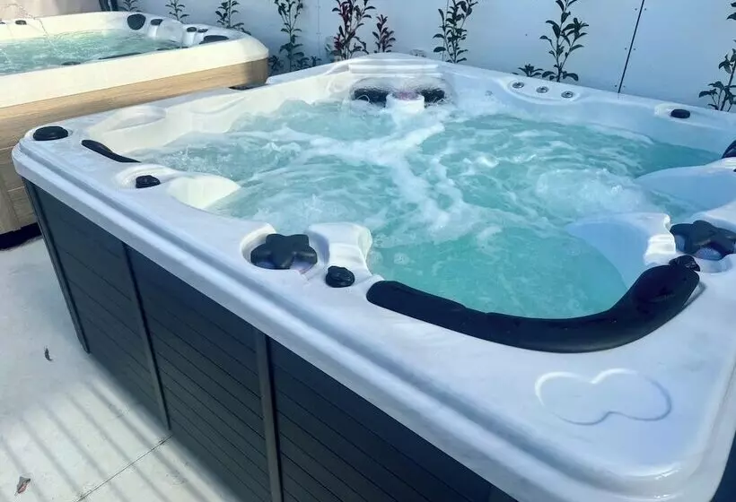 Motelli Main Residences