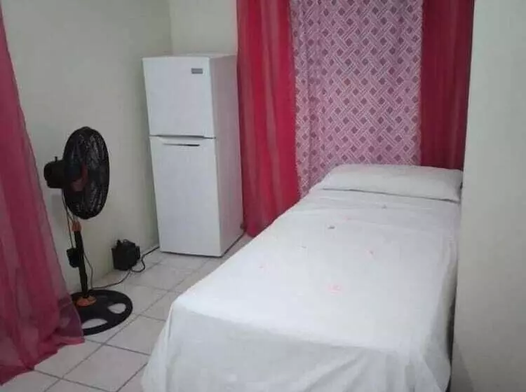 مسافرخانه Hilltop View Guesthouse