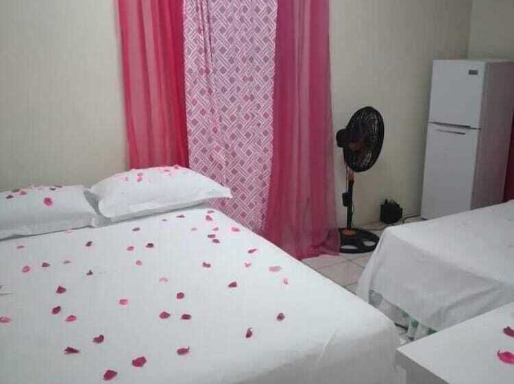 مسافرخانه Hilltop View Guesthouse