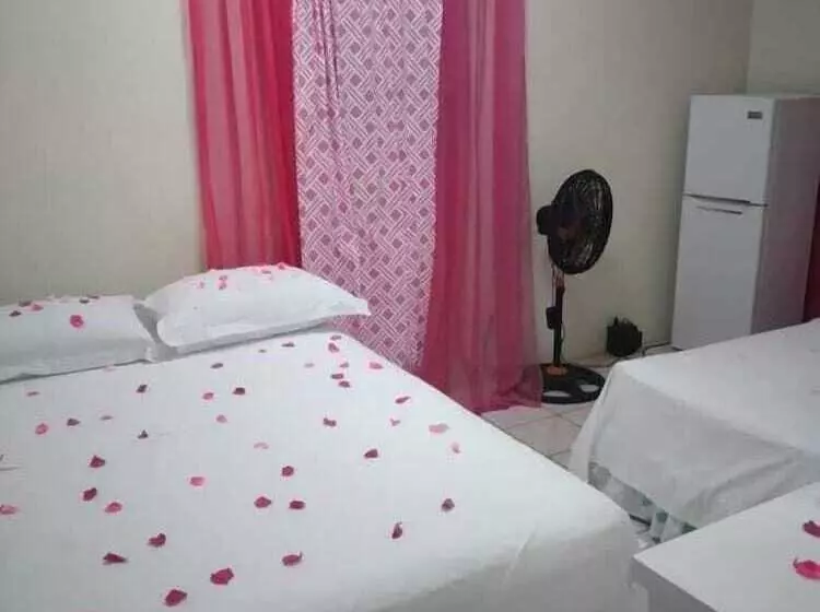 مسافرخانه Hilltop View Guesthouse