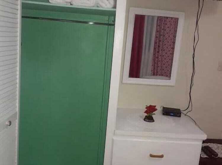 مسافرخانه Hilltop View Guesthouse