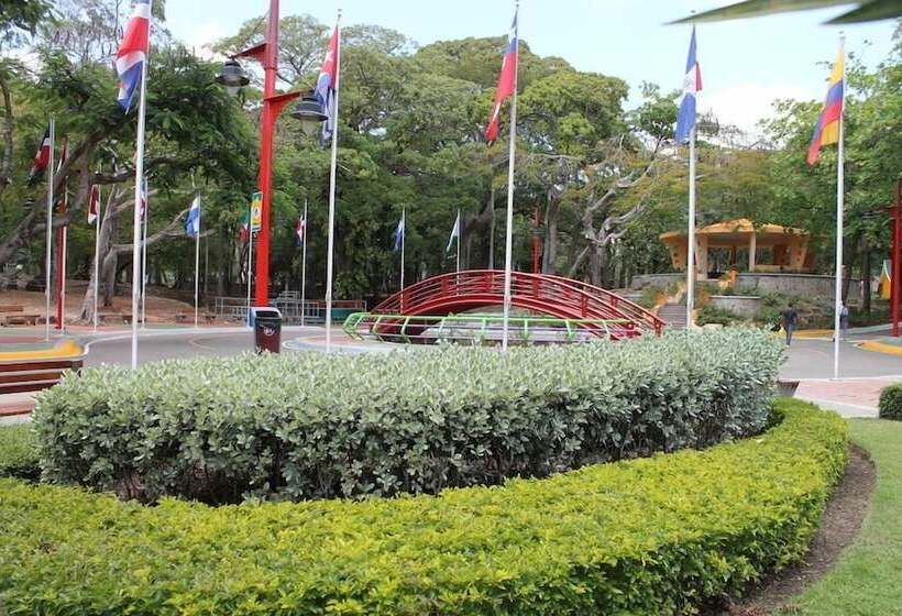 هتل Drake Bolivar Santo Domingo