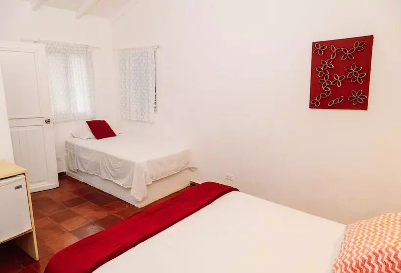 Beach Hotel Casa Nina