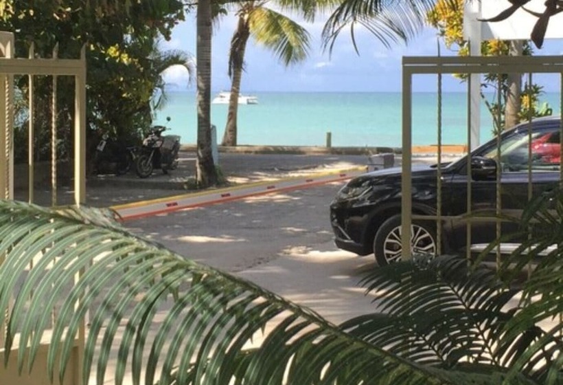 Beach Hotel Casa Nina