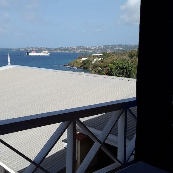 تختخواب و صبحانه Ade's Domicil