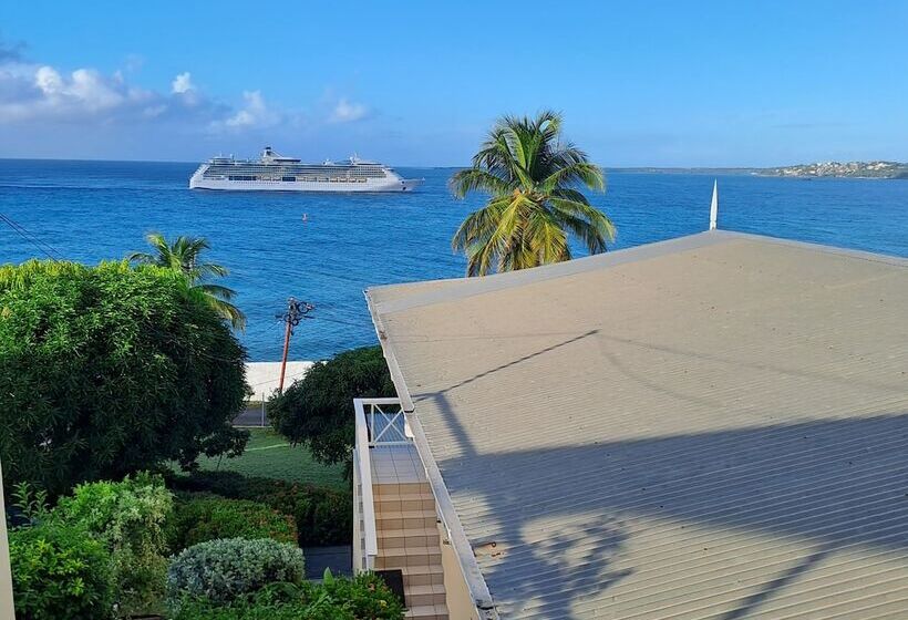 تختخواب و صبحانه Ade's Domicil