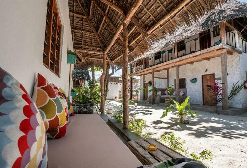 مبيت وإفطار Bahari Beach Bungalows