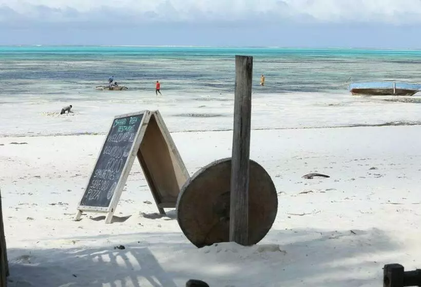 تختخواب و صبحانه Bahari Beach Bungalows