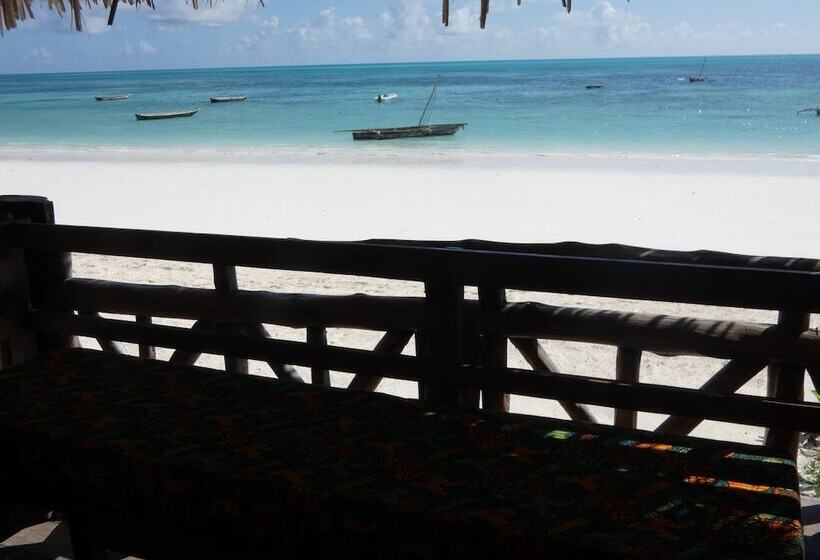 مبيت وإفطار Bahari Beach Bungalows