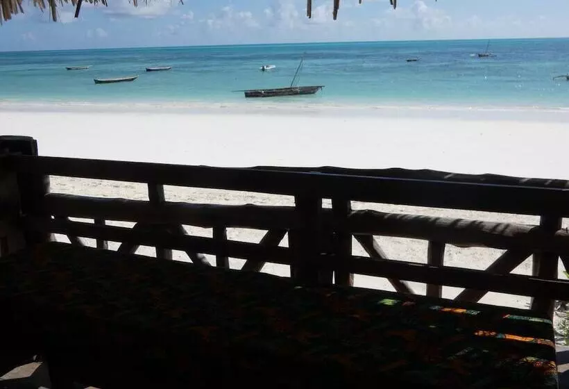 تختخواب و صبحانه Bahari Beach Bungalows