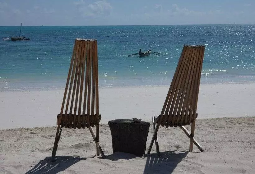 تختخواب و صبحانه Bahari Beach Bungalows