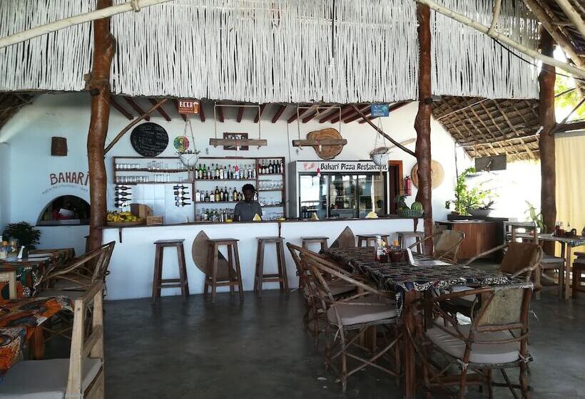 مبيت وإفطار Bahari Beach Bungalows