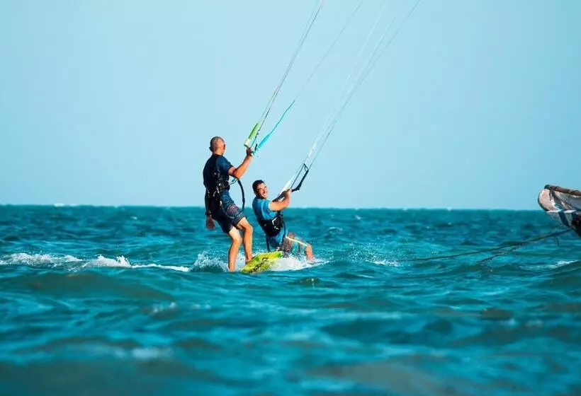 تختخواب و صبحانه Bahari Beach Bungalows